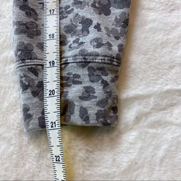 Athleta Studio to Street Gray Splatter Sweatshirt Size Small - Picture 9 of 9